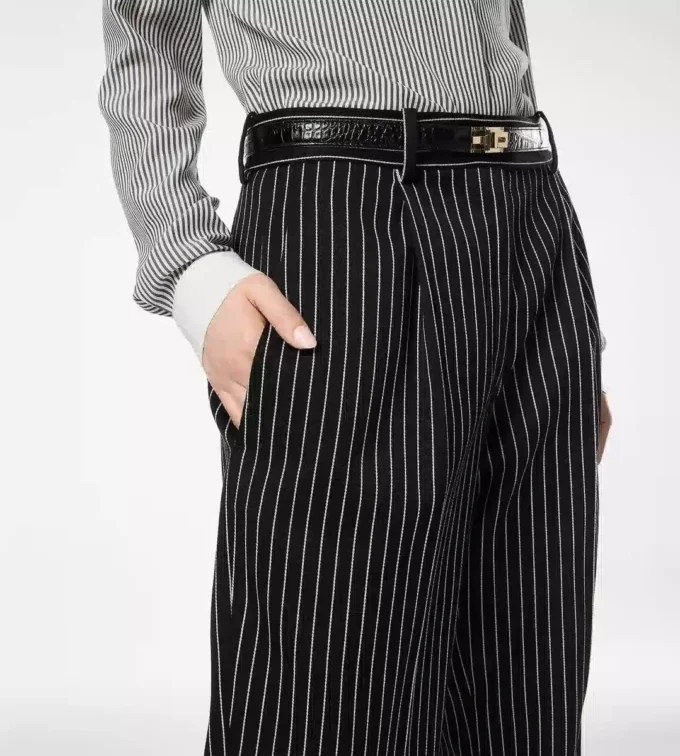 ストライプ ウールコットン バラテア リラックスドプリーツ ストレートパンツ